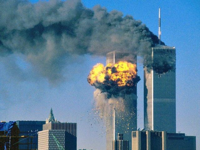 Hiện trường vụ khủng bố 11/9 (Ảnh: Reuters)