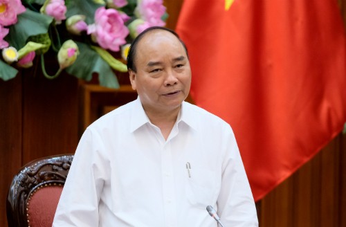 Thủ tướng Nguyễn Xuân Phúc chủ trì cuộc họp về xây dựng Chính phủ điện tử. Ảnh: VGP/Xuân Hoa.