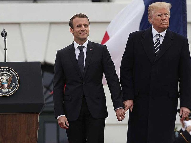 Liệu Tổng thống Mỹ Trump (phải) và Tổng thống Pháp Macron (trái) có còn giữ được sự thân thiện này khi Pháp là nước đi đầu trong khối EU về chủ trương đối đầu cứng rắn với Mỹ về thương mại . Ảnh: GETTY IMAGES.