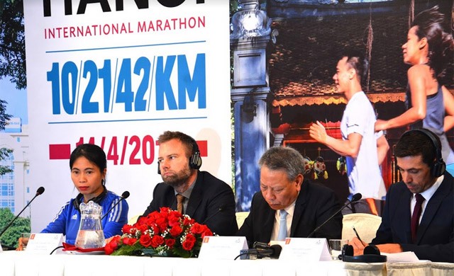 Giải Chạy Marathon Quốc tế Hà Nội (Hanoi International Marathon) hướng đến trở thành giải marathon quốc tế tầm cỡ như Boston (Mỹ) hay London (Anh). Ảnh: Buổi họp báo giới thiệu giải chạy Hanoi International Marathon 2019 diễn ra sáng 14/6/2018 tại Hà Nội.