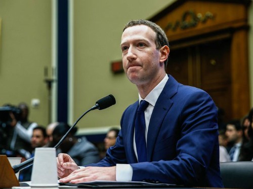 Facebook thừa nhận chia sẻ dữ liệu cho hàng chục công ty