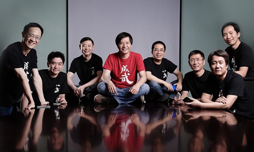 CEO Lei Jun (giữa) cùng các cộng sự tại Xiaomi. Ảnh: Xiaomi.