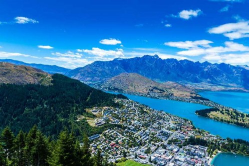 New Zealand gồm hai phần chính là Đảo Bắc và Đảo Nam. Ảnh: Culture Trip.