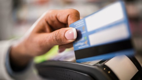 Quy tắc 'ba không' tránh đổ nợ khi quẹt thẻ tín dụng