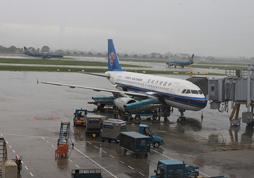 Thời tiết xấu do bão Bebinca ảnh hưởng nhiều chuyến bay ở Bắc và Trung bộ. Ảnh minh họa: Đ.Loan.