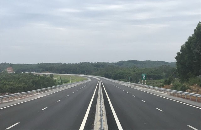 Cao tốc Đà Nẵng-Quảng Ngãi là dự án có quy mô lớn nhất của Bộ GTVT ở khu vực Nam Trung Bộ thời điểm hiện tại. Ảnh: VGP/Phan Trang.