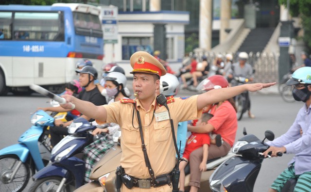 Lực lượng Cảnh sát giao thông sẽ thực hiện phân luồng và hạn chế giao thông trên địa bàn Hà Nội theo khung giờ, từ ngày 10/9 - 14/9.