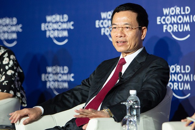 Quyền Bộ trưởng Thông tin và Truyền thông – Nguyễn Mạnh Hùng tại Diễn đàn Kinh tế Thế giới về ASEAN. Ảnh: WEF