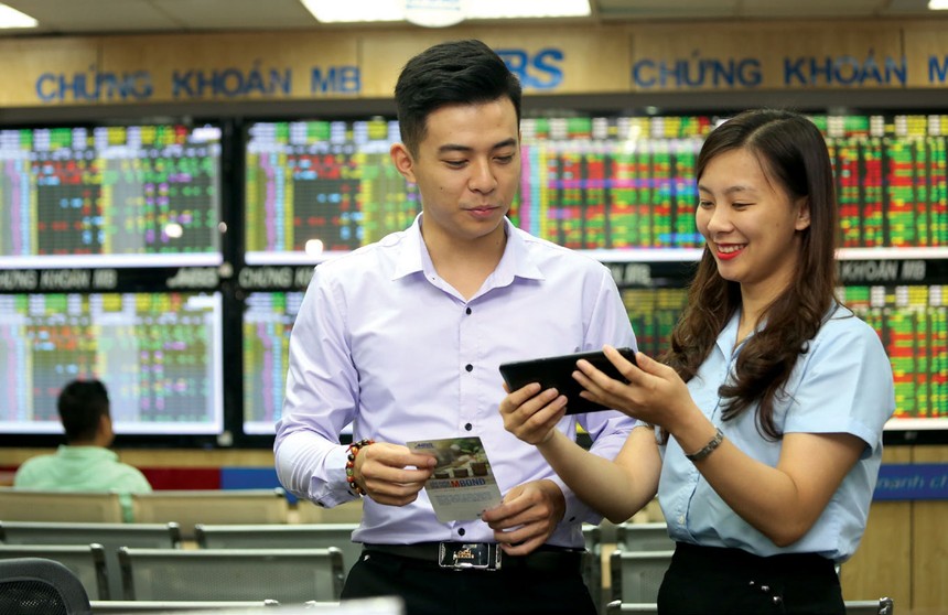 Trên thị trường chứng khoán Việt Nam, hiện có 8 doanh nghiệp lập báo cáo tài chính theo IFRS.