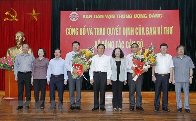 Trưởng Ban Dân vận Trung ương Trương Thị Mai với các đại biểu tại buổi lễ. (Ảnh: Văn Điệp/TTXVN).