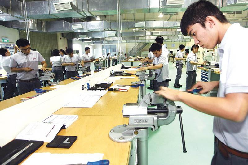 Việc hàng loạt tập đoàn lớn không ngừng đầu tư vào Việt Nam gần đây đã chứng minh cho thành công của Việt Nam trong điều chỉnh chính sách thu hút FDI. Trong ảnh: Đào tạo nhân lực tại nhà máy của Bosch tại Bình Dương. Ảnh: Đức Thanh.