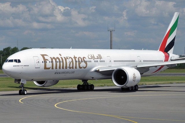 Một tiếp viên hàng không của Emirates bị tình nghi lấy trộm hơn 100 triệu đồng của hành khách trên chuyến bay.