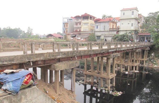 Cầu Là tại huyện Thường Tín đã xuống cấp nghiêm trọng (Ảnh: Internet).