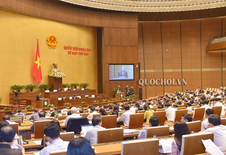 Ngày 31/10, dưới sự chủ trì của Chủ tịch Quốc hội Nguyễn Thị Kim Ngân, Quốc hội khóa XIV tiếp tục họp phiên toàn thể tại hội trường chất vấn các thành viên Chính phủ.