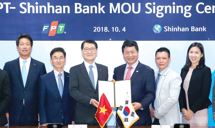 Shinhan - ngân hàng số 1 Hàn Quốc đã chọn FPT là đối tác chiến lược giúp họ trở thành ngân hàng số hàng đầu toàn cầu.