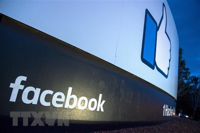 Biểu tượng Facebook tại trụ sở ở Menlo Park, California, Mỹ ngày 21/3. (Ảnh: AFP/ TTXVN).