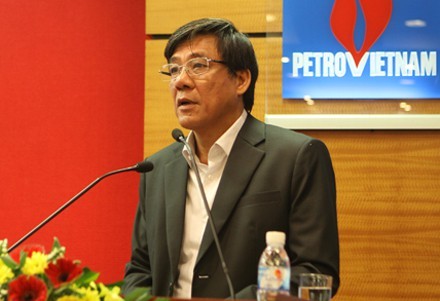 Ông Đỗ Văn Khạnh bị cáo buộc tội "lạm dụng chức vụ, quyền hạn chiếm đoạt tài sản" liên quan đến việc nhận và chi lãi ngoài trong đại án kinh tế Oceanbank.
