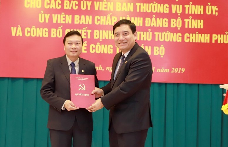 Công bố quyết định của Thủ tướng Chính phủ về công tác cán bộ hai tỉnh Nghệ An,Quảng Ninh