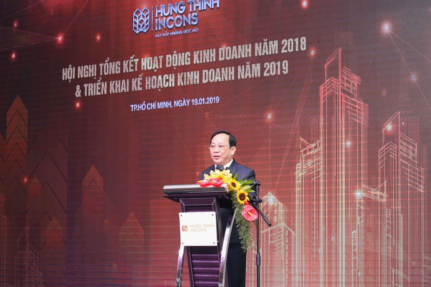 Ông Lê Chí Trung, Tổng giám đốc Hưng Thịnh Incons báo cáo tổng thể hoạt động kinh doanh năm 2018 và dự kiến kế hoạch kinh doanh năm 2019.