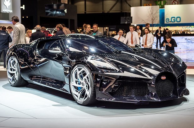 Chiếc xe đắt giá nhất thế giới là Bugatti La voiture Noire tại triển lãm xe hơi Geneva.
