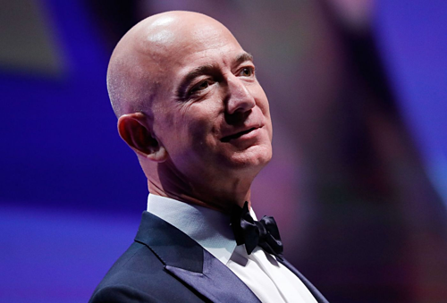 Ông chủ Amazon - Jeff Bezos hiện là người giàu nhất thế giới. Ảnh: AFP.