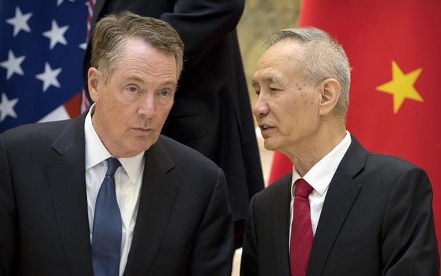 Phó Thủ tướng Trung Quốc Lưu Hạc và Đại diện thương mại Mỹ Robert Lighthizer (Ảnh: Reuters).