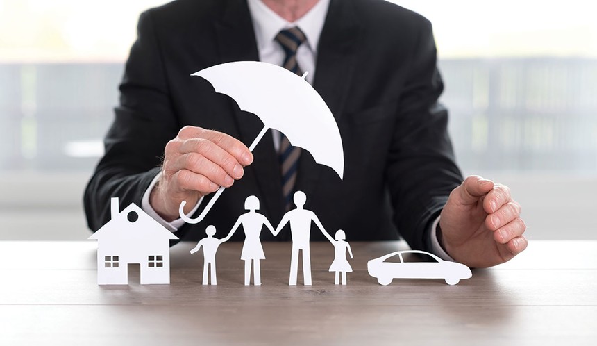 Nhà đầu tư cẩn trọng luôn có ít nhất 1-2 hợp đồng bảo hiểm nhân thọ.