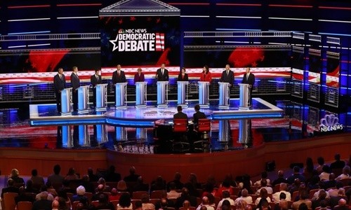 Cuộc tranh luận hôm 26/6 tại Miami giữa các ứng viên tổng thống Mỹ đảng Dân chủ. Ảnh: AP.