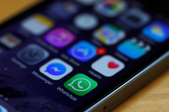 Facebook sẽ phải thiết kế lại cách làm việc cho Messenger và WhatsApp trên iOS
Ảnh: Reuters.