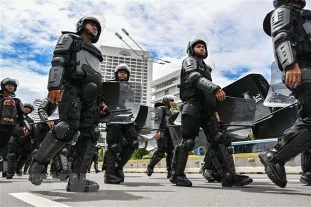 Cảnh sát Indonesia được triển khai tại thủ đô Jakarta. Ảnh: AFP