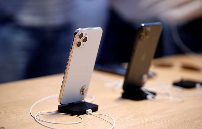 Mẫu điện thoại iPhone 11 Pro của Apple được trưng bày tại cửa hàng ở New York, Mỹ, ngày 21/9/2019. (Nguồn: THX/ TTXVN).