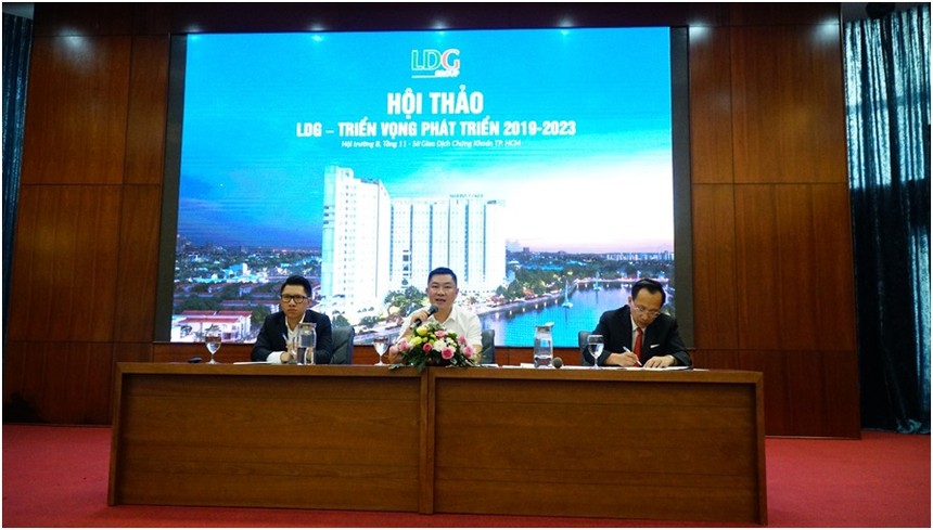 Ông Nguyễn Khánh Hưng – Chủ tịch HĐQT LDG Group trả lời các câu hỏi của nhà đầu tư tại hội thảo LDG – Triển vọng phát triển 2019-2023.