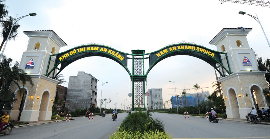 Nằm ở cửa ngõ của tuyến đường cao tốc Láng - Hòa Lạc, Nam An Khánh trở thành khu đô thị đầu mối kết nối trung tâm Hà Nội với các khu đô thị vùng ven.