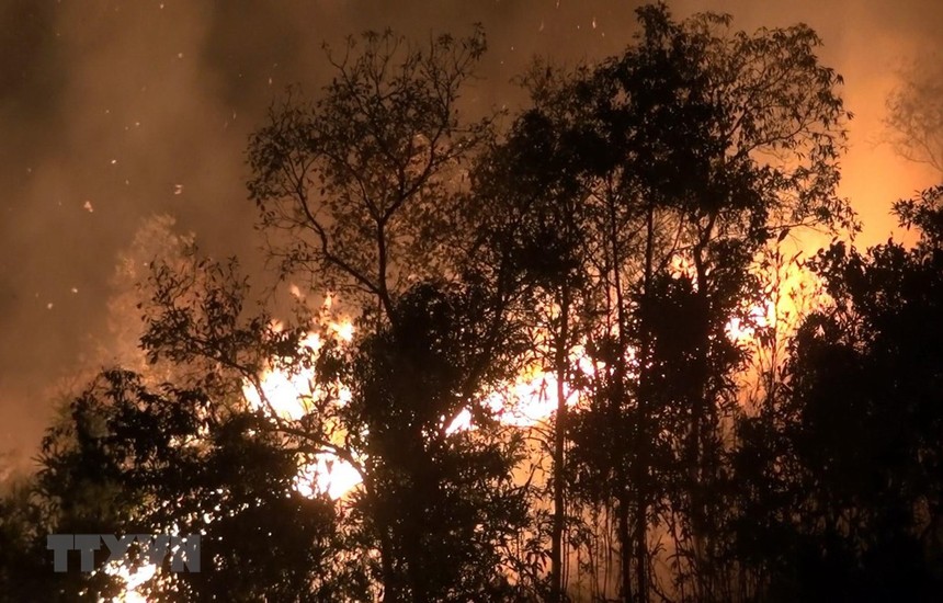 Hiện trường đám cháy tại bản Noong Luống A1, xã Noong Luống, huyện Điện Biên. (Ảnh: Phan Tuấn Anh/TTXVN)