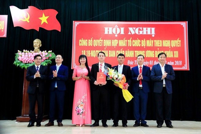 Huyện Đức Thọ là địa phương đầu tiên của Hà Tĩnh thực hiện việc sáp nhập tổ chức bộ máy theo các Nghị quyết số 18, 19 Hội nghị Trung ương 6 khóa XII.