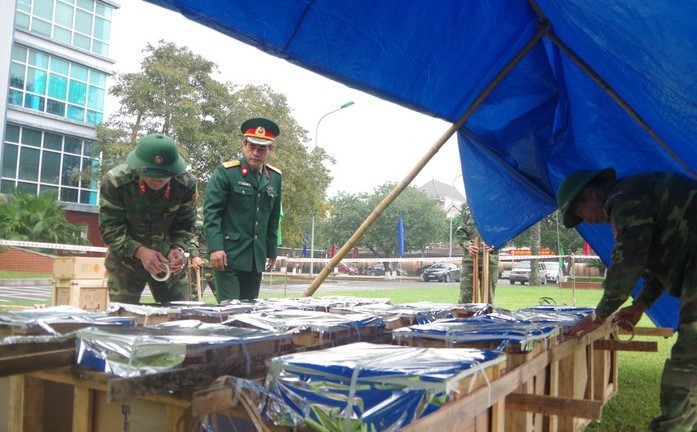 Bộ chỉ huy quân sự tỉnh Nghệ An tập huấn cho các địa phương chuẩn bị bắn pháo hoa.