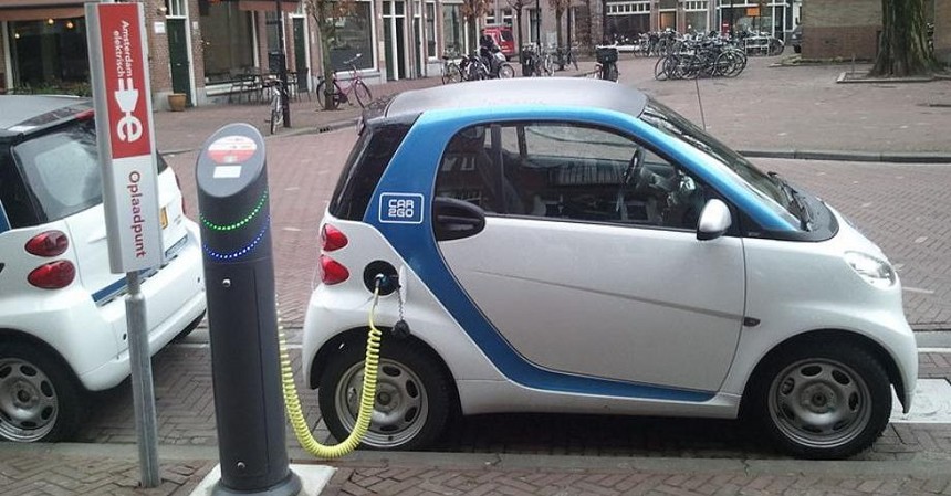 Trạm sạc pin xe điện tại Hà Lan. Ảnh Internet