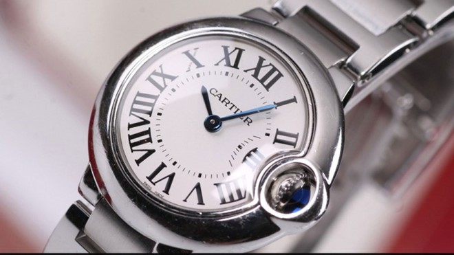 Đồng hồ Cartier có giá từ vài chục triệu đến vài trăm triệu đồng (ảnh minh họa).