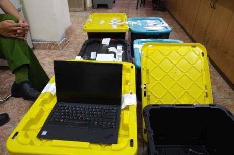 Triệt phá đường dây nhập lậu laptop và iPhone từ Mỹ về Việt Nam