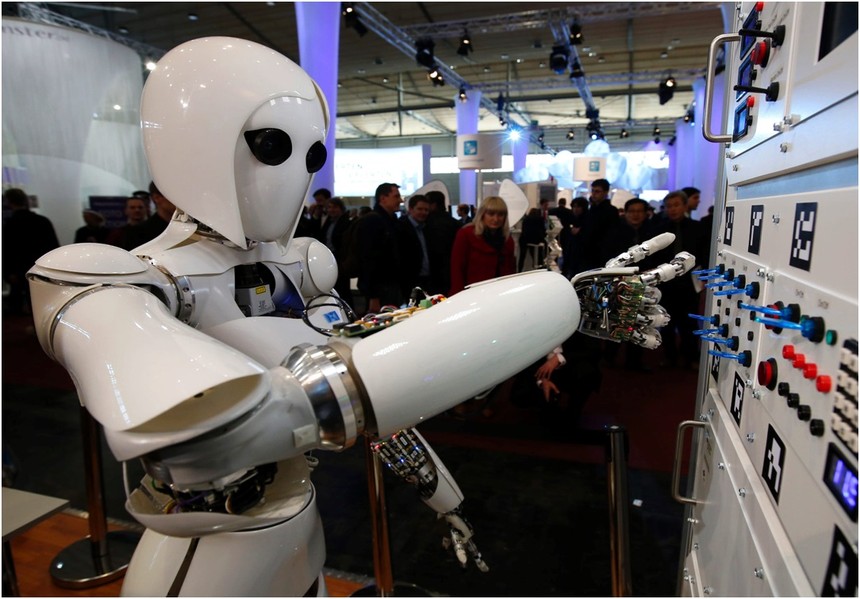 Theo nghiên cứu thống kê mới nhất của đại học Indiana (Mỹ), dường như những khuyến nghị về mua cổ phiếu của Robo Advisor (Robot đầu tư) cho kết quả đường dài có lợi hơn phân tích của con người.