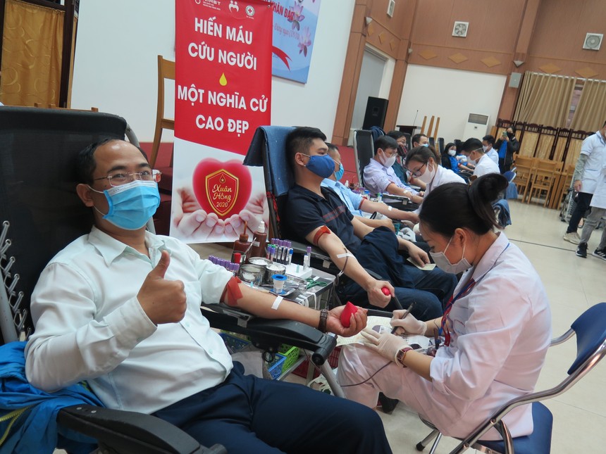 Chung tay phòng chống dịch Covid-19: Công đoàn Cơ quan Bảo hiểm Xã hội Việt Nam tổ chức chương trình hiến máu tình nguyện