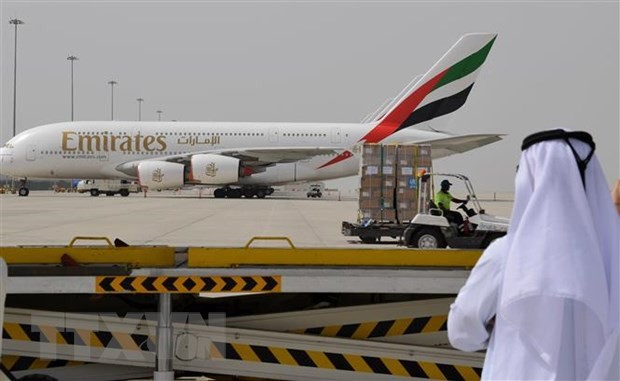 Máy bay của hãng hàng không Emirates tại sân bay quốc tế ở Dubai ngày 2/3/2020. (Nguồn: AFP/TTXVN).