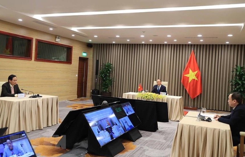 Thủ tướng Nguyễn Xuân Phúc dự cuộc họp trực tuyến Khóa 73 Đại hội đồng Tổ chức Y tế Thế giới. (Ảnh: Thống Nhất/TTXVN).