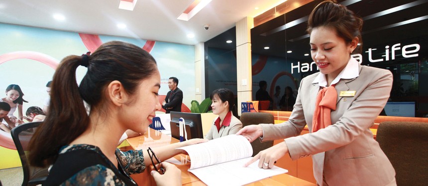 Tại Hanwha Life Việt Nam, tính đến cuối tháng 5/2020, tuyển dụng tư vấn tài chính mới đạt 1.615 người, tăng hơn 10% so với tháng trước đó.