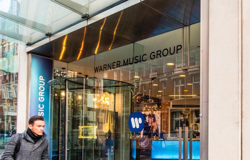 Một cửa hàng của Warner Music Group. (Nguồn: Shutterstock).
