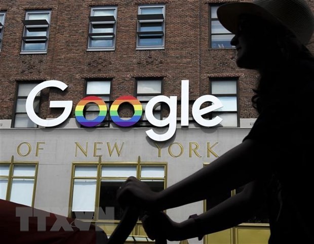 Biểu tượng Google bên ngoài văn phòng ở New York, Mỹ. (Nguồn: AFP/TTXVN).