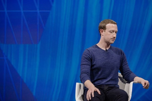 Giám đốc điều hành (CEO) Mark Zuckerberg của Facebook trong tâm bão. (Ảnh: Bloomberg).