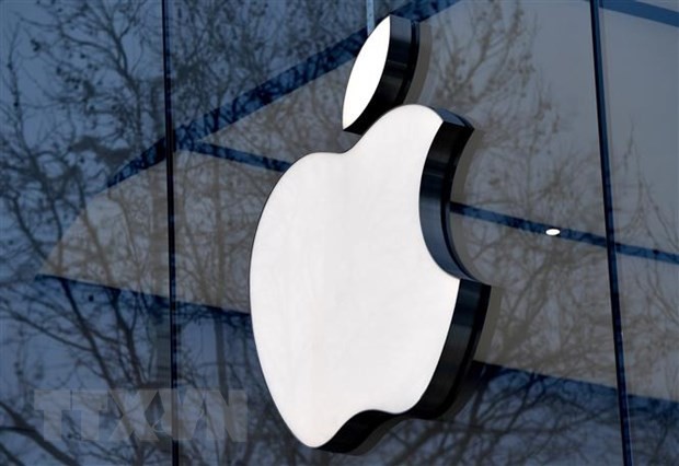 Biểu tượng của Apple tại một cửa hàng. (Ảnh: AFP/TTXVN).
