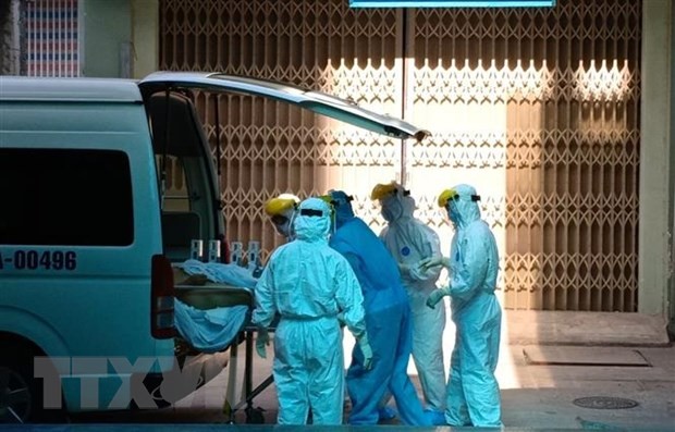 Bệnh nhân số 416 được chuyển đến Bệnh viện Đà Nẵng để điều trị. (Ảnh: Văn Dũng/TTXVN).