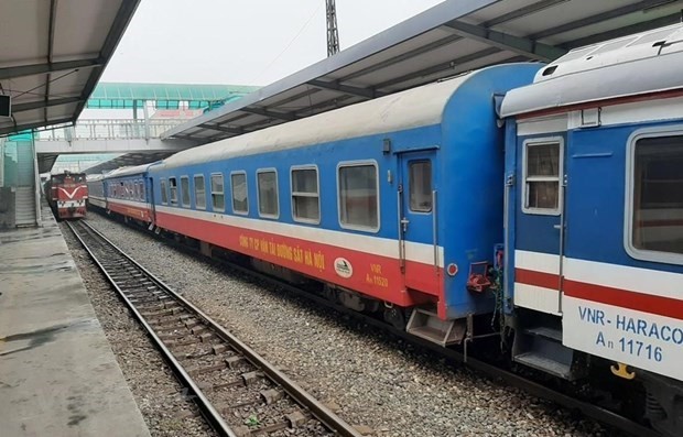 Đoàn tàu tại ga Hà Nội của Tổng công ty Đường sắt Việt Nam (Ảnh: Việt Hùng/Vietnam+).